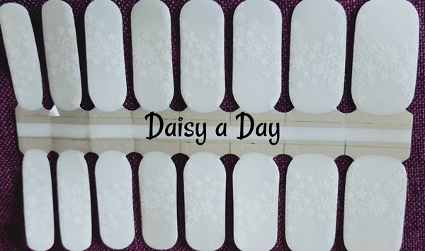 Bindy's Daisy A Day Nail Polish Wrap